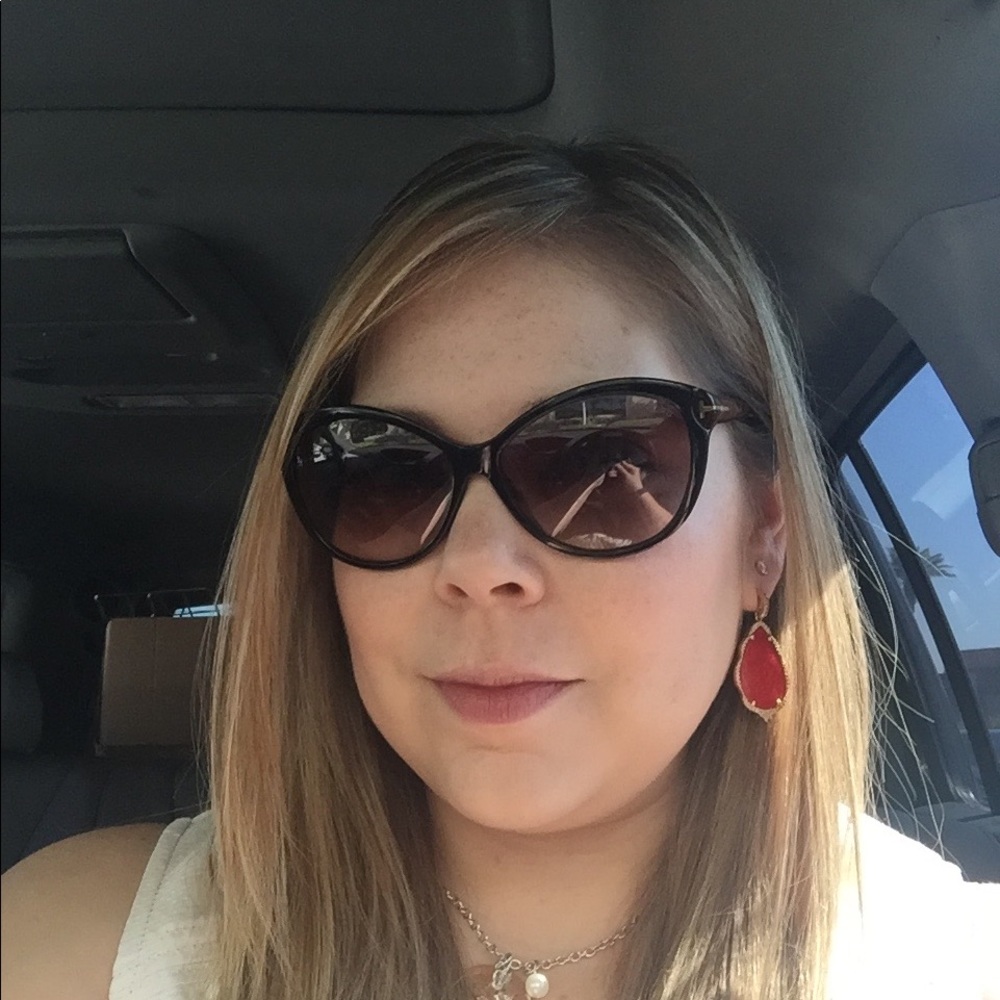 Meet your Posher, Clarissa